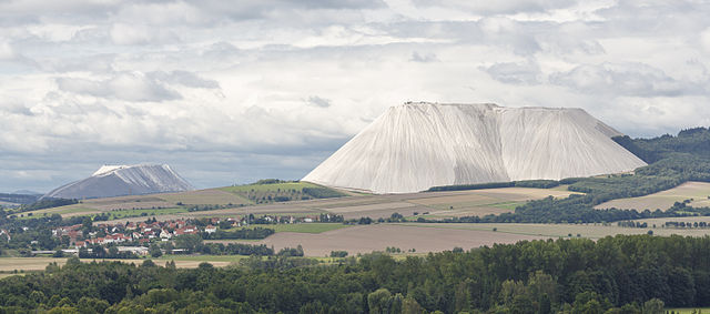 Monte Kali bei Heringen - Photo by CEphoto, Uwe Aranas / CC-BY-SA-3.0