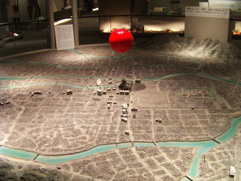 Modell Hiroshimas (nach dem US-Amerikanischen Atombombenabwurf) im A Baom Museum (Foto: Ralph T.Niemeyer)