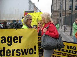 Dagmar Enkelmann beim CCS-Protest vor dem Bundesrat